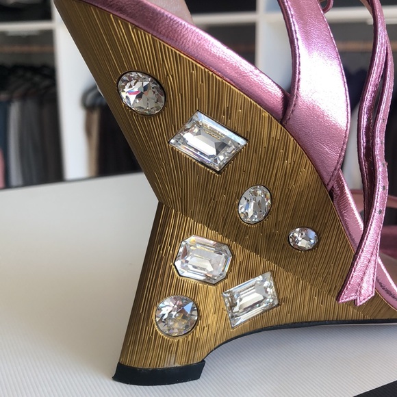 The cutest ever Gucci sandals - Picture 6 of 7